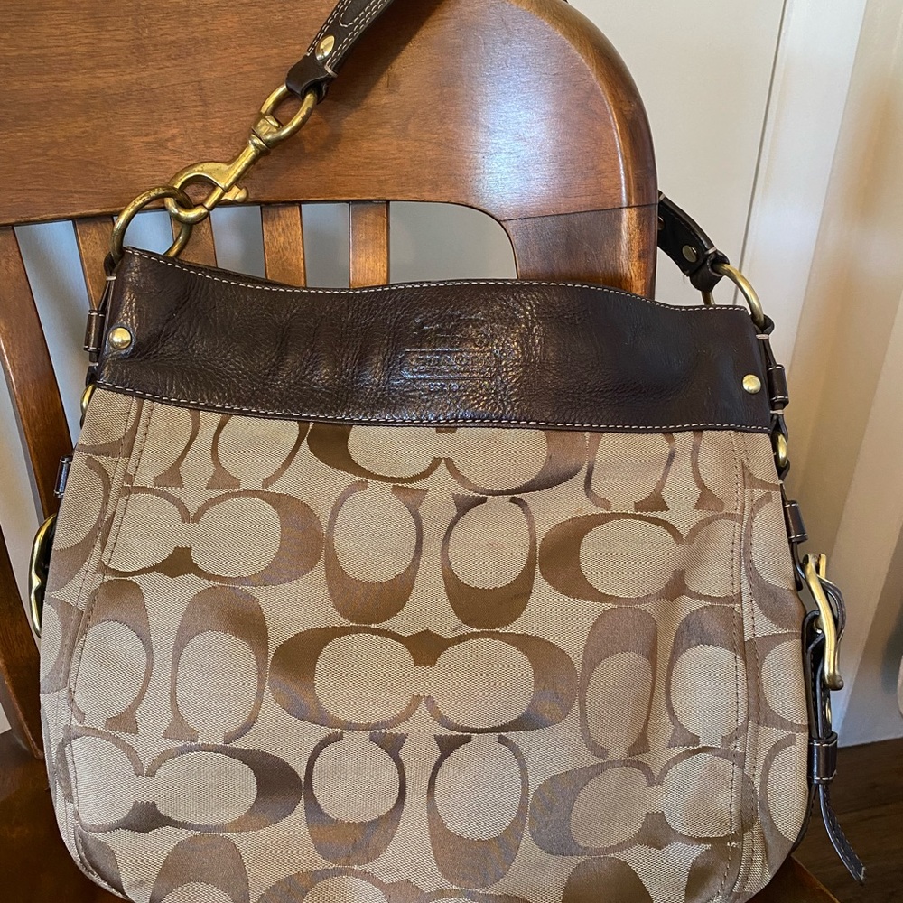 Coach Shoulder bag in signature jacquard. Good used condition